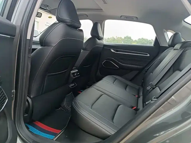 Geely Emgrand — Фото автомобиля 16