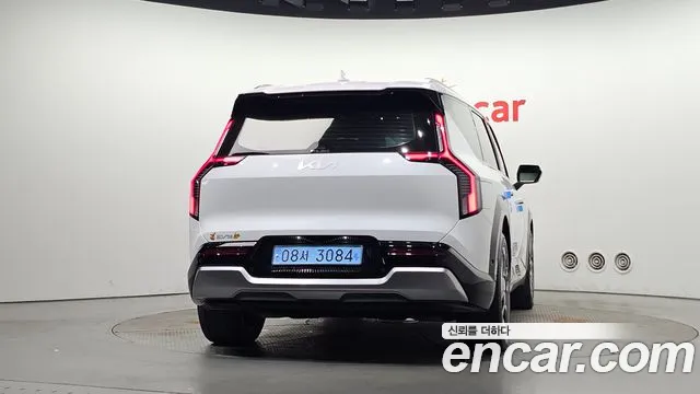 Kia EV9 — Фото автомобиля 4