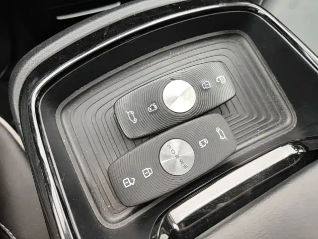Roewe iMAX8 — Фото автомобиля 8