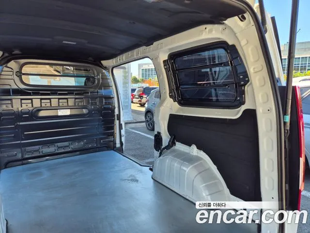 Hyundai Staria — Фото автомобиля 13