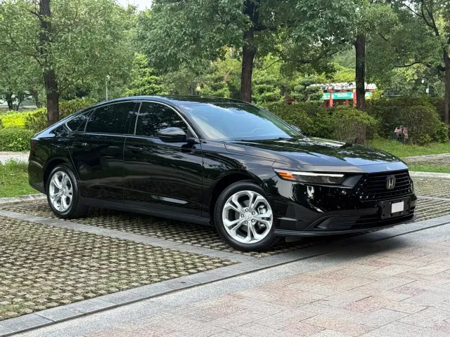Honda Accord — Фото автомобиля 3