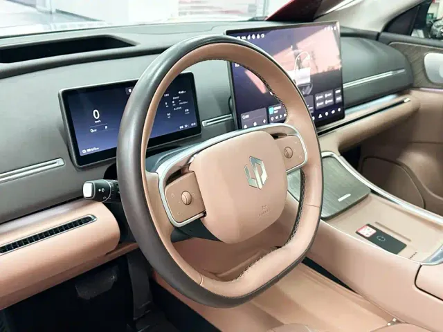 Leapmotor C11 — Фото автомобиля 21