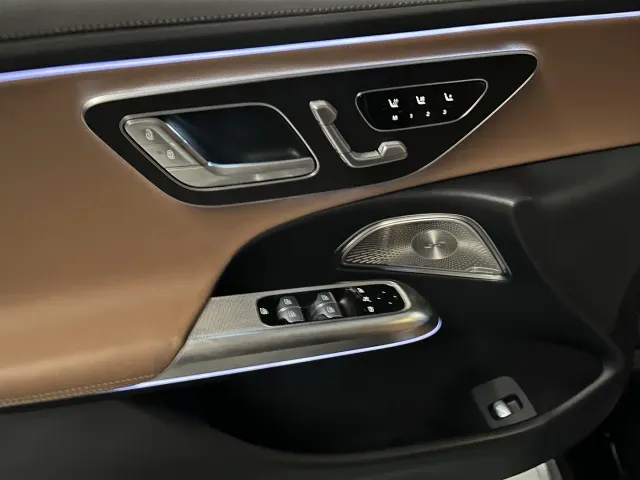 Mercedes-Benz E-Class — Фото автомобиля 10