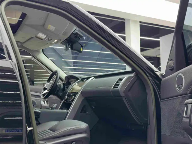 Land Rover Discovery — Фото автомобиля 10