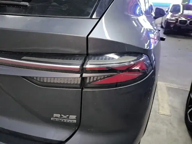 Roewe RX5 — Фото автомобиля 7