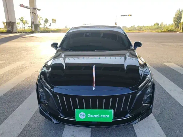 Hongqi E-QM5 — Фото автомобиля 2