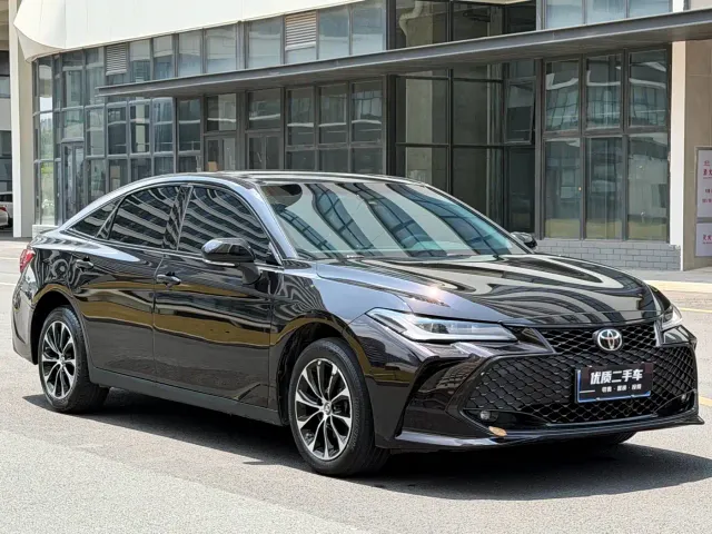 Toyota Avalon — Фото автомобиля 3