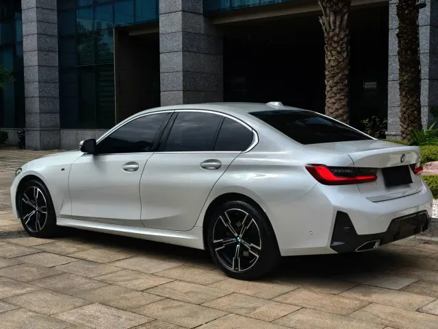 BMW 3 Series — Фото автомобиля 9