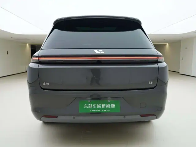 Li Auto L8 — Фото автомобиля 4