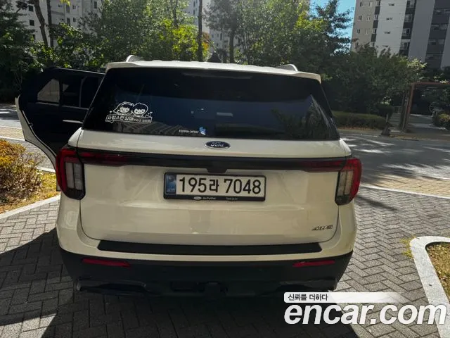 Ford Explorer — Фото автомобиля 9