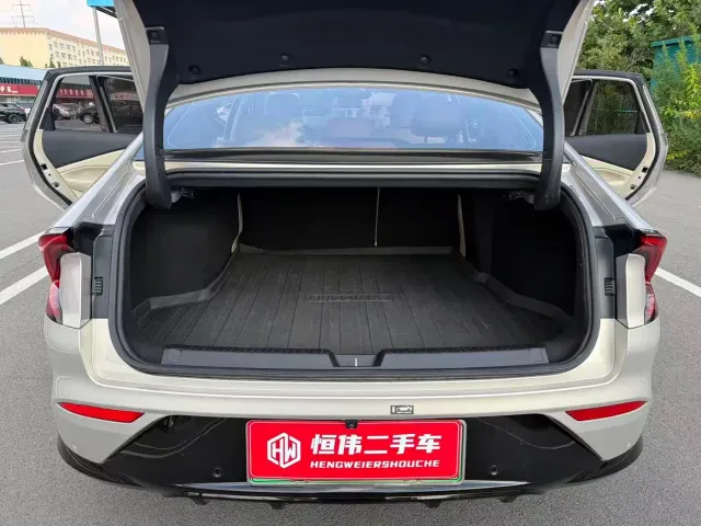 Wuling Starlight — Фото автомобиля 9