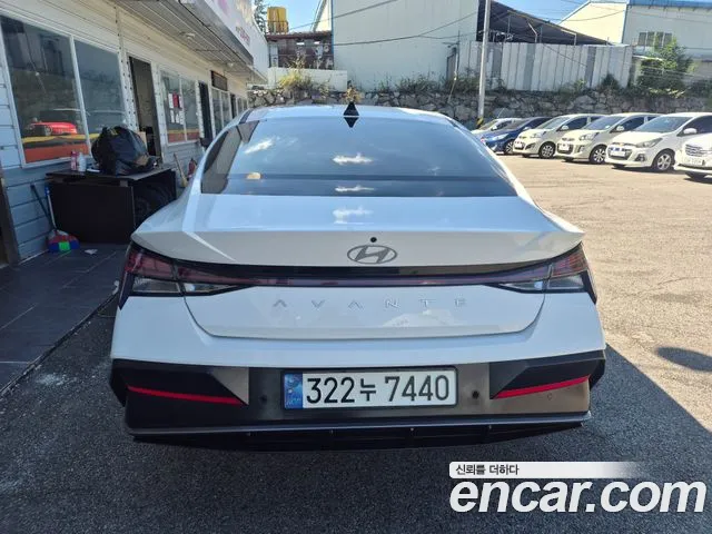 Hyundai Avante CN7 — Фото автомобиля 3