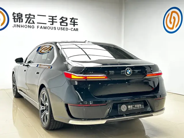BMW 7 Series — Фото автомобиля 26