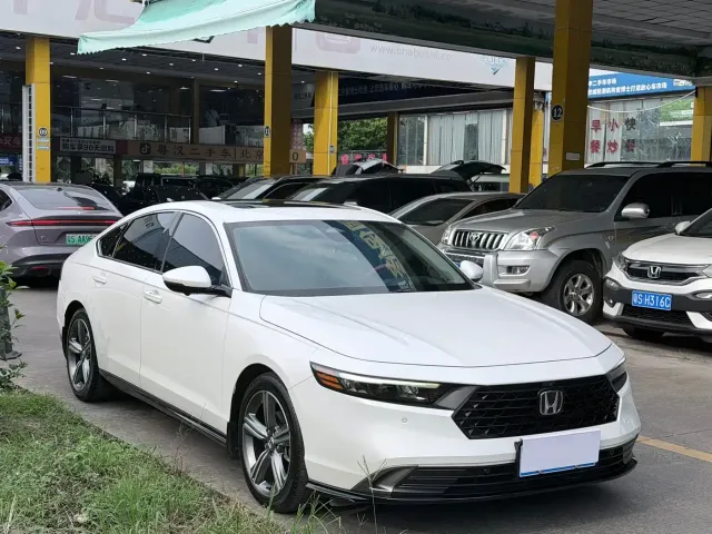 Honda Accord — Фото автомобиля 3