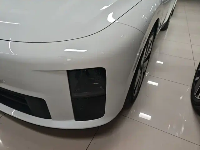 Li Auto i6 — Фото автомобиля 23