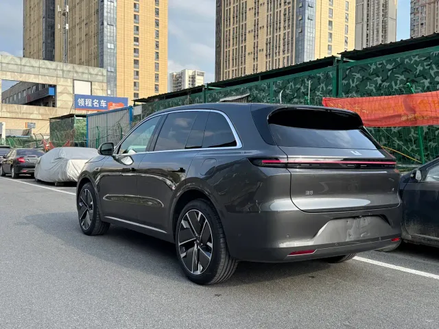 Li Auto L6 — Фото автомобиля 15