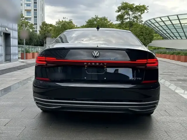 Volkswagen Passat — Фото автомобиля 14