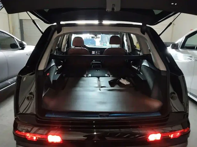 Audi Q7 — Фото автомобиля 18