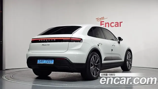 Porsche Macan — Фото автомобиля 2