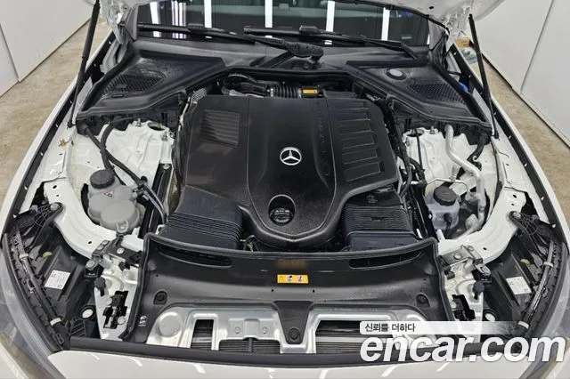 Mercedes-Benz E-Class — Фото автомобиля 6