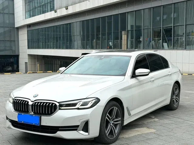 Фотография автомобиля — BMW 5 Series