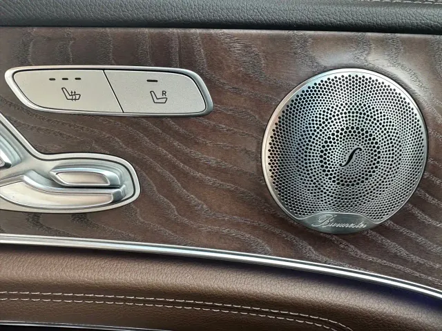 Mercedes-Benz E-Class — Фото автомобиля 19
