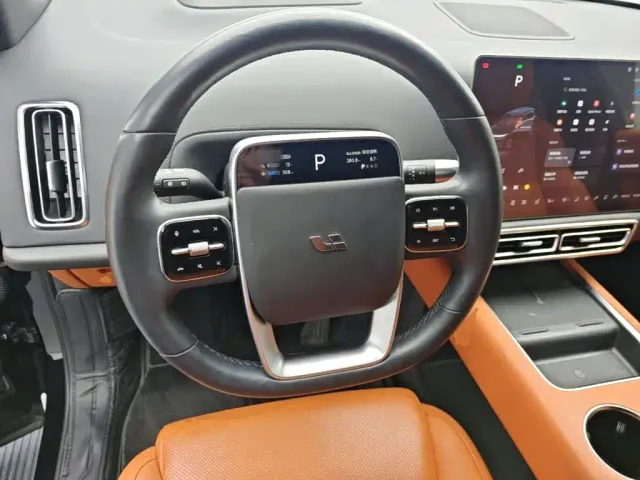 Li Auto L9 — Фото автомобиля 10