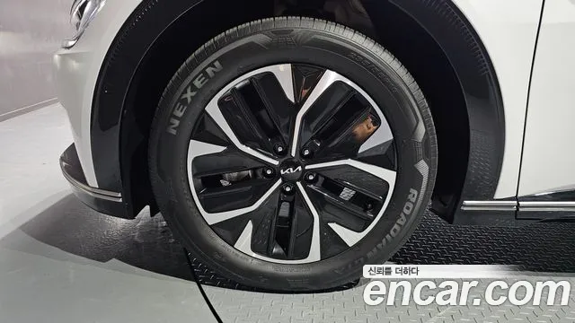 Kia EV6 — Фото автомобиля 5