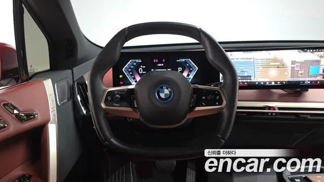 BMW iX — Фото автомобиля 11