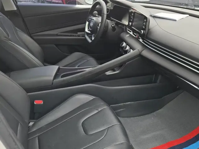Hyundai Elantra — Фото автомобиля 7