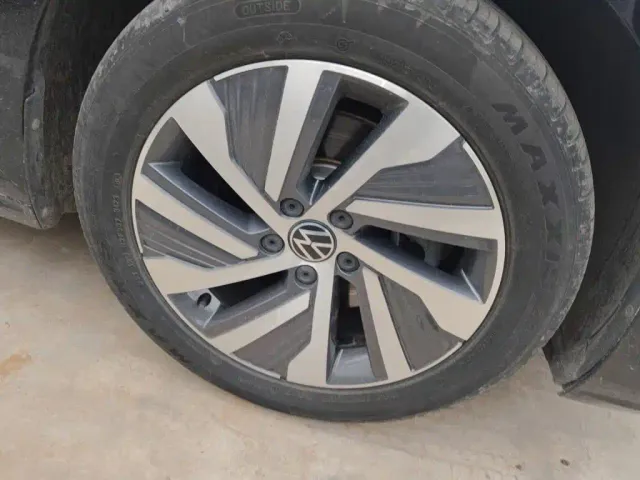 Volkswagen Passat — Фото автомобиля 8