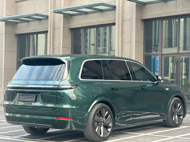 Li Auto L9 — Фото автомобиля 10