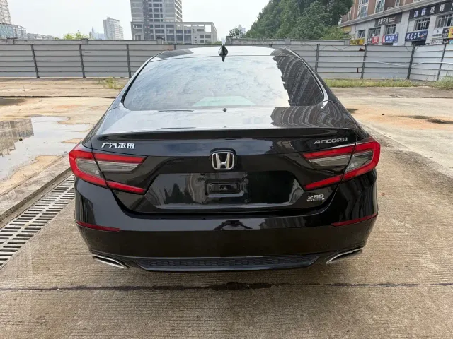 Honda Accord — Фото автомобиля 10