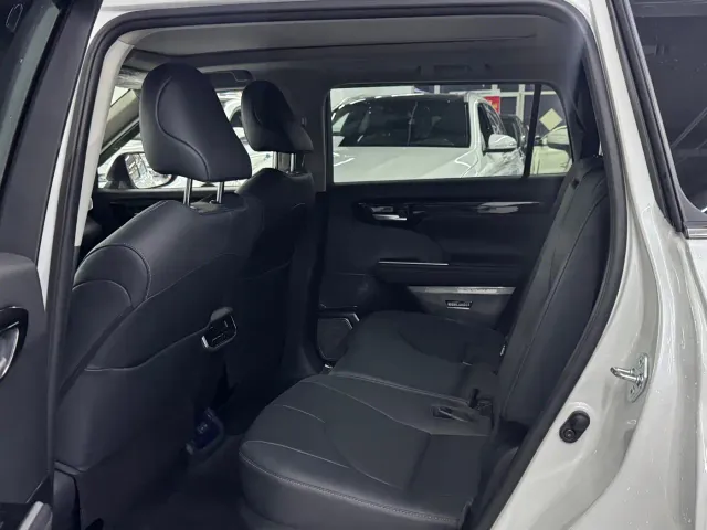 Toyota Highlander — Фото автомобиля 5