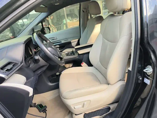 Toyota Granvia — Фото автомобиля 14