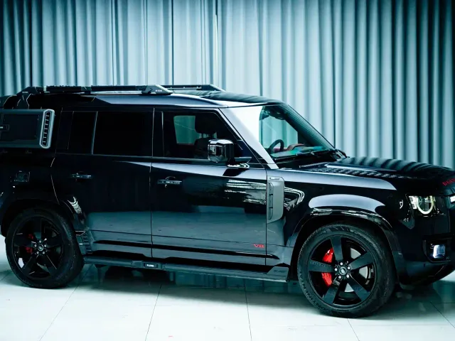 Land Rover Defender — Фото автомобиля 4