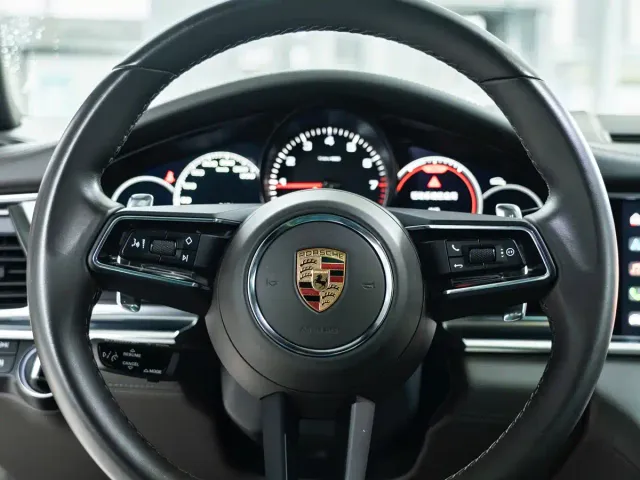 Porsche Panamera — Фото автомобиля 12