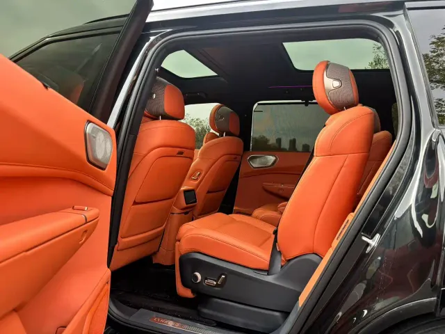 Lynk & Co 900 — Фото автомобиля 5