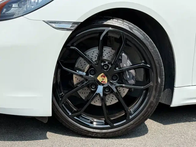 Porsche 718 — Фото автомобиля 24