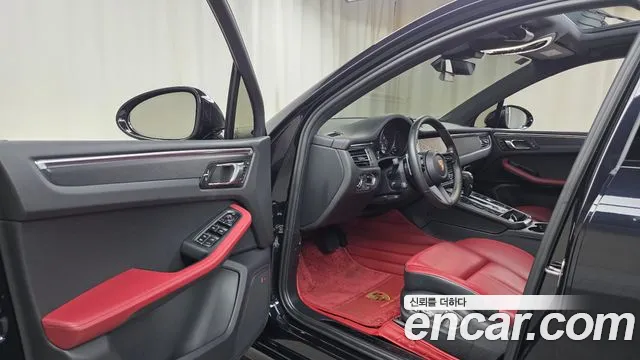 Porsche Macan — Фото автомобиля 10