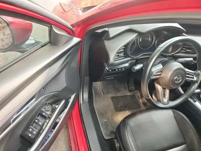Mazda Axela — Фото автомобиля 12
