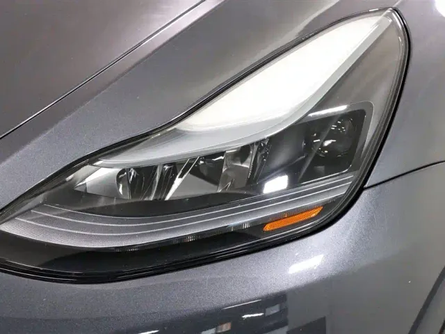Tesla Model Y — Фото автомобиля 17