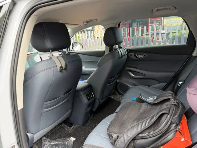 BYD Seal 05 DM-i — Фото автомобиля 11