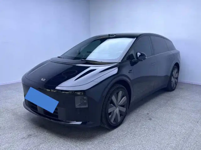 Фотография автомобиля — Li Auto i6