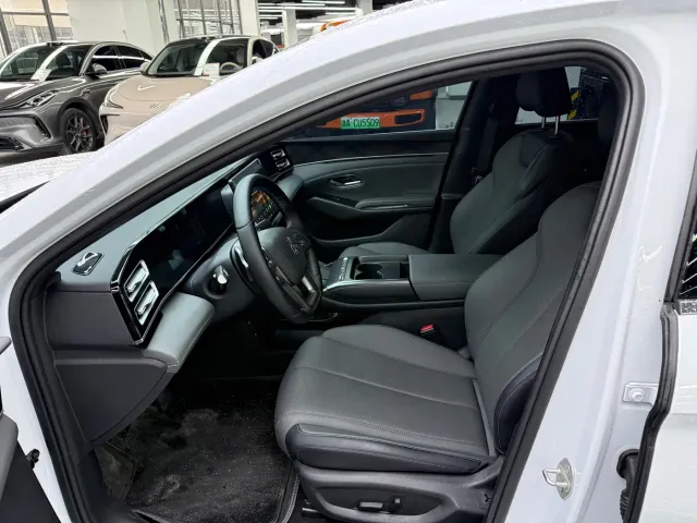 BYD Qin L — Фото автомобиля 4