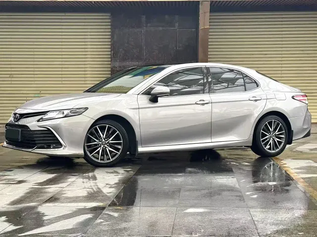 Toyota Camry — Фото автомобиля 2