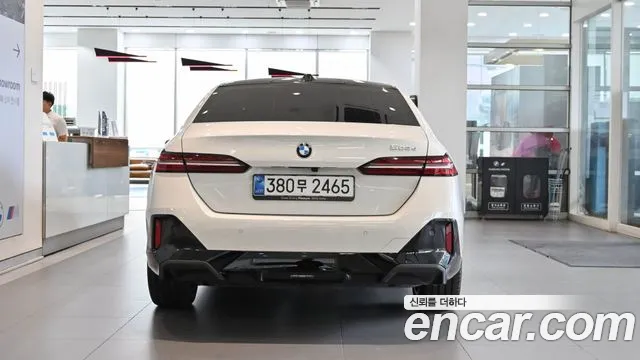 BMW 5 Series G60 — Фото автомобиля 3