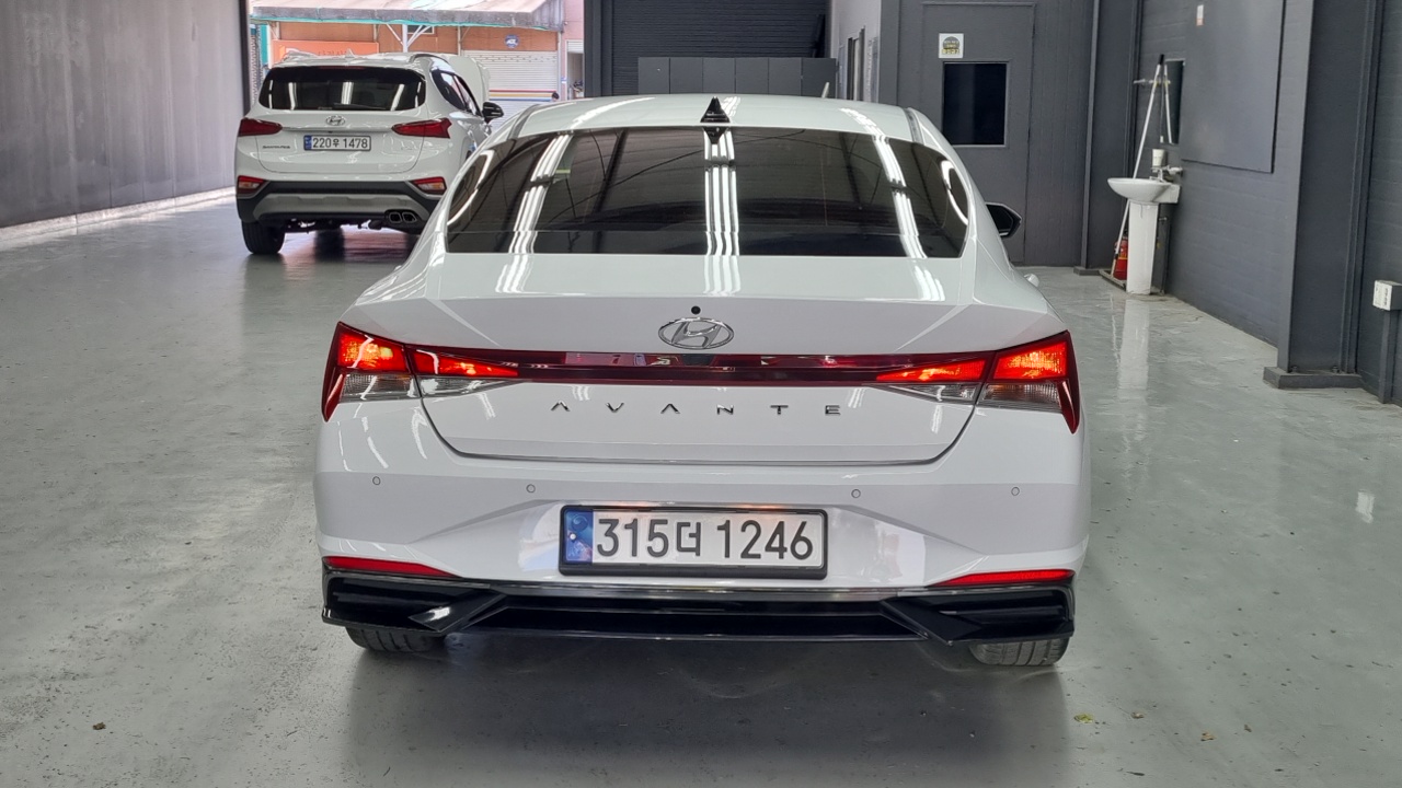 Hyundai Avante — Фото автомобиля 4
