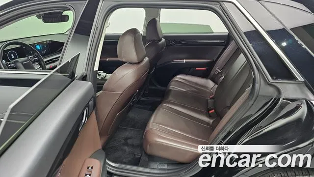 Hyundai Grandeur Grandeur (GN7) 2.5 Бензин 2WD — Фото автомобиля 12