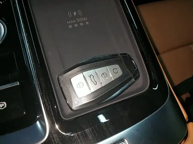 Geely Boyue L — Фото автомобиля 8